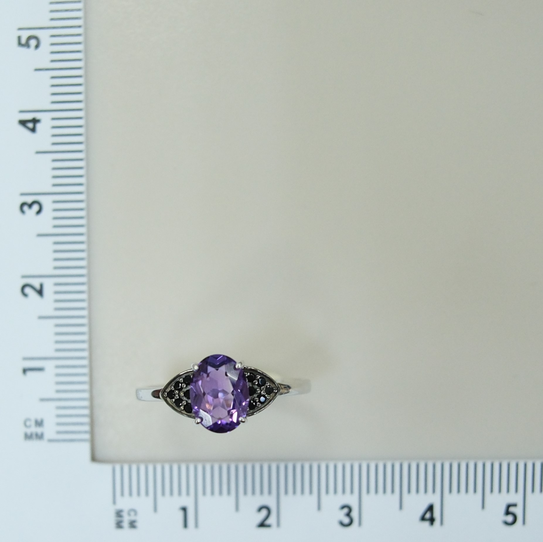 Серебряное кольцо с аметистом